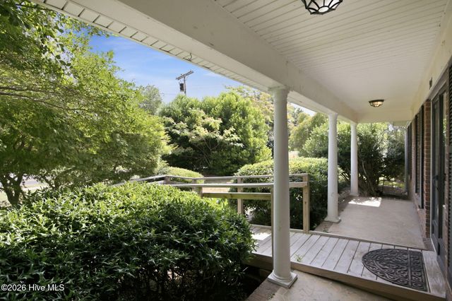 905 Robert E Lee Drive, Wilmington, NC 28412