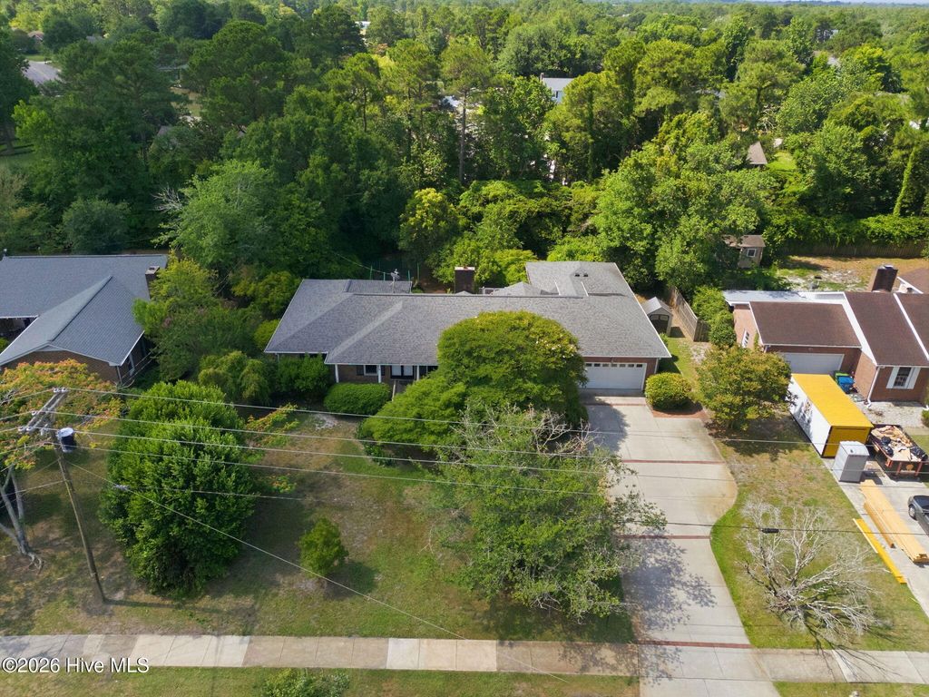 905 Robert E Lee Drive, Wilmington, NC 28412