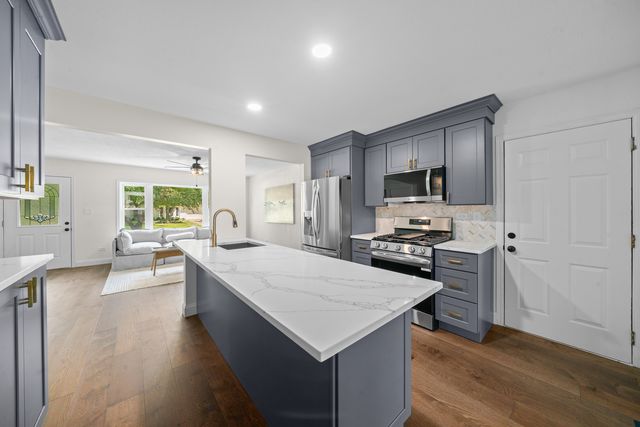 1059 Zelma Road, Lake Holiday, IL 60548