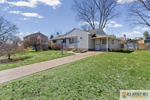 20 Running Brook Road, Ewing, NJ 08638