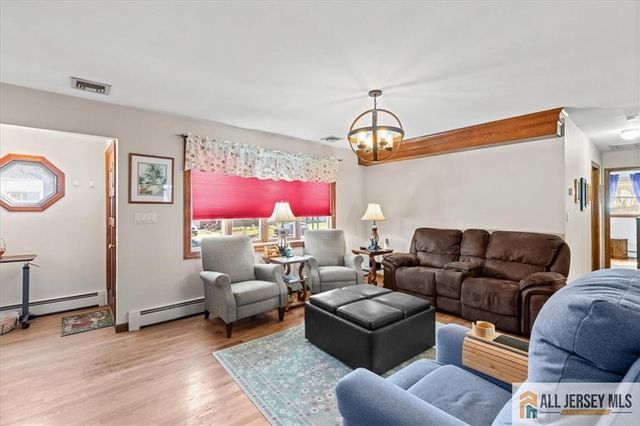 20 Running Brook Road, Ewing, NJ 08638