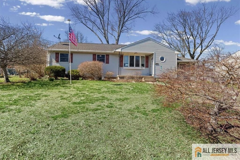 20 Running Brook Road, Ewing, NJ 08638