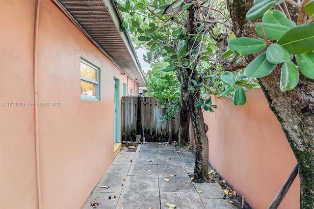 820 N Ocean Boulevard 1, Pompano Beach, FL 33062
