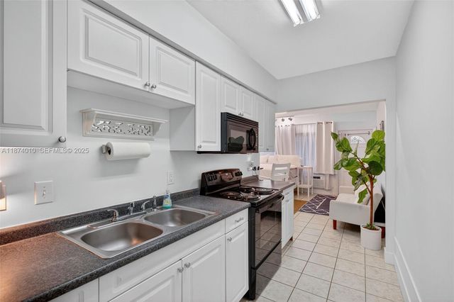 820 N Ocean Boulevard 1, Pompano Beach, FL 33062