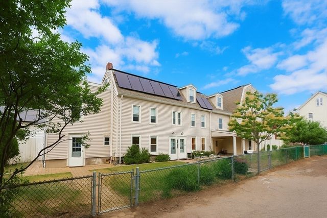 16 Beacon Place 16, Melrose, MA 02176