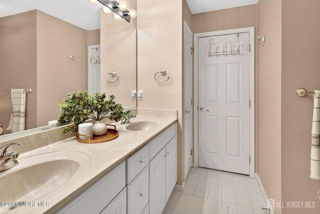 11 Palmer Circle, Millstone, NJ 08535