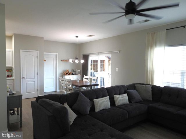 160 HICKORY RIDGE CIR, York, PA 17404