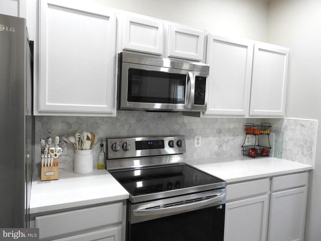 160 HICKORY RIDGE CIR, York, PA 17404
