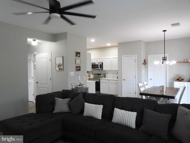 160 HICKORY RIDGE CIR, York, PA 17404