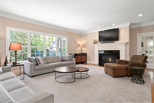 750 Hammond St, Brookline, MA 02467