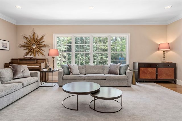 750 Hammond St, Brookline, MA 02467