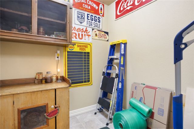 1002 SW Naphtali Boulevard, Bentonville, AR 72713