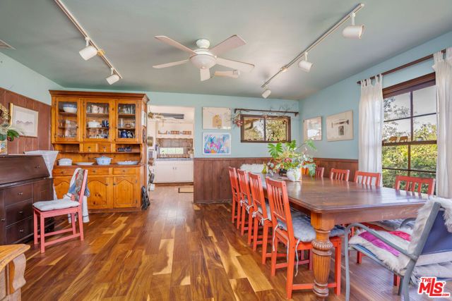 15739 Mulholland Place, Los Angeles, CA 90049