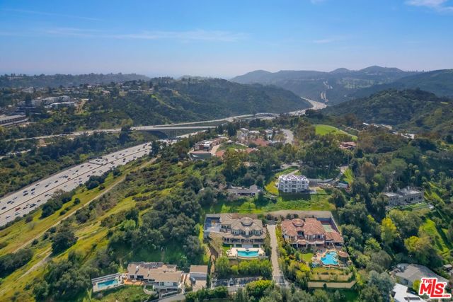 15739 Mulholland Place, Los Angeles, CA 90049