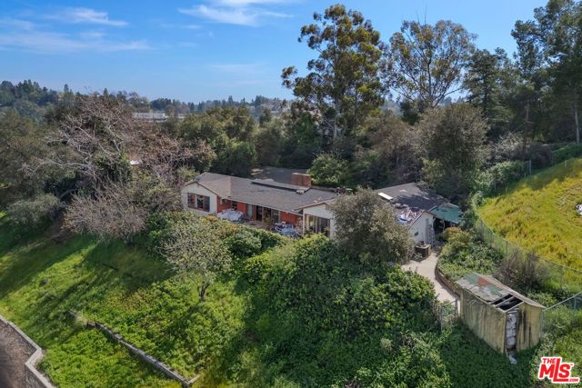 15739 Mulholland Place, Los Angeles, CA 90049