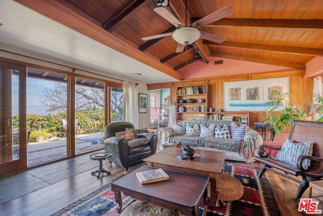 15739 Mulholland Place, Los Angeles, CA 90049