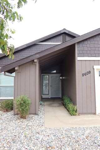8609 Tiogawoods Dr, Sacramento, CA 95828