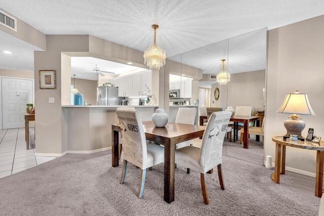 7512 N Devon Dr 210, Tamarac, FL 33321