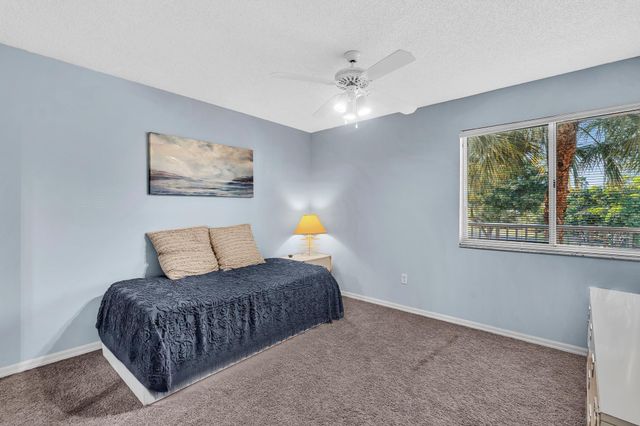 7512 N Devon Dr 210, Tamarac, FL 33321