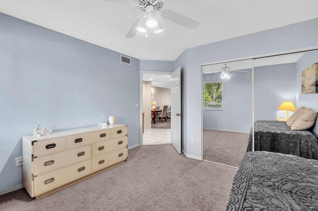 7512 N Devon Dr 210, Tamarac, FL 33321