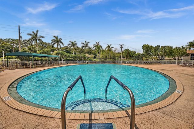 7512 N Devon Dr 210, Tamarac, FL 33321