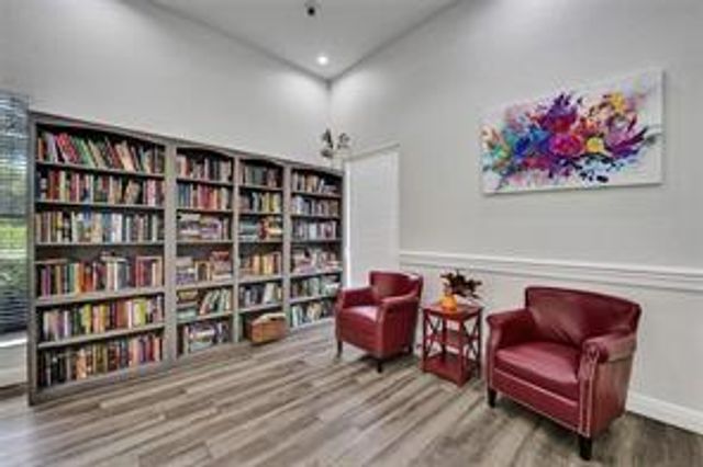 7512 N Devon Dr 210, Tamarac, FL 33321