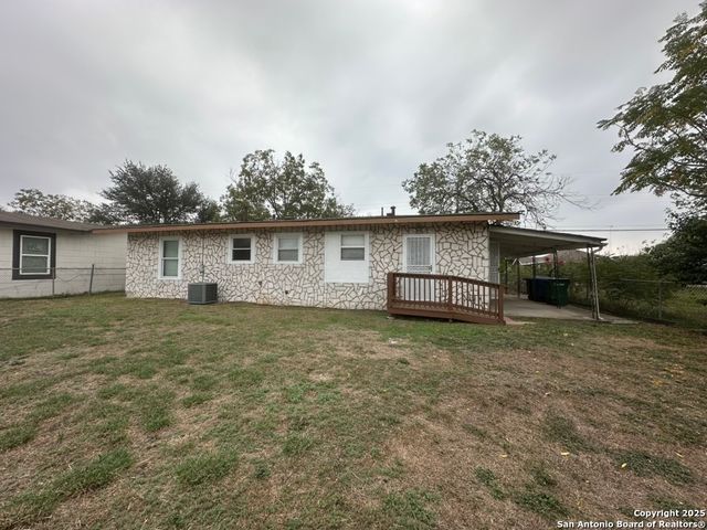 631 Monticello, San Antonio, TX 78223