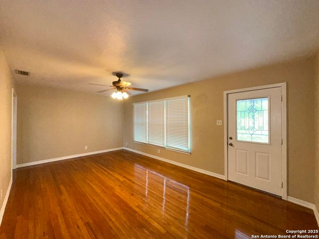 631 Monticello, San Antonio, TX 78223