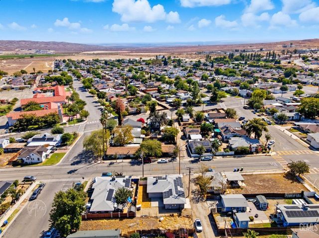 615 2nd Street, Taft, CA 93268