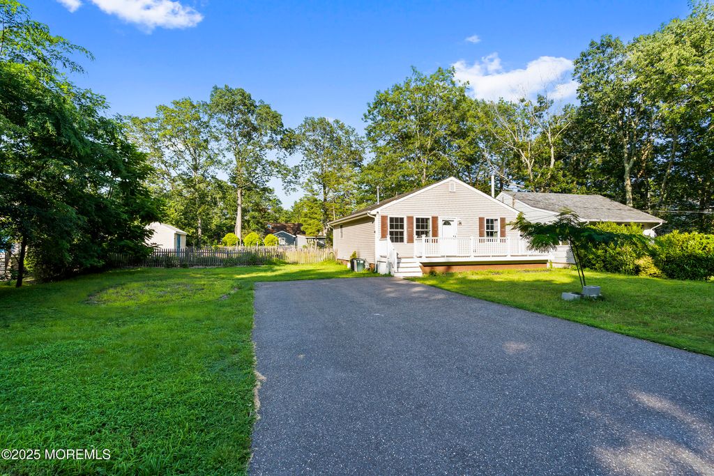483 Lake Barnegat Drive S, Forked River, NJ 08731