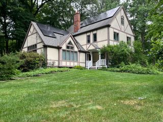 305 Rimmon Road, Woodbridge, CT 06525