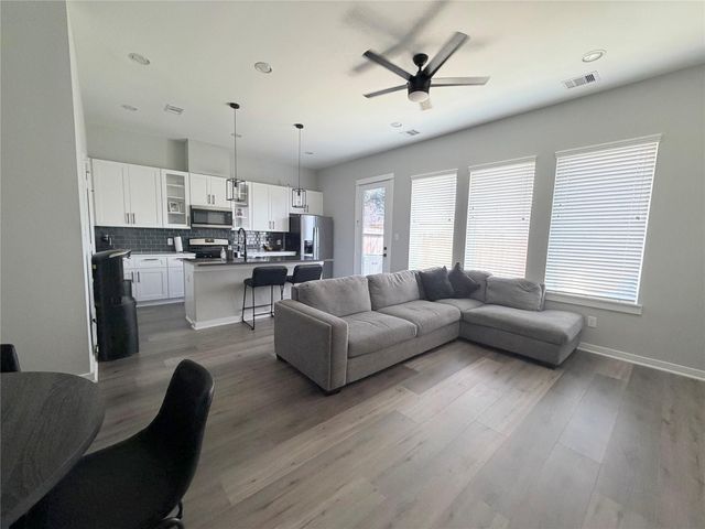 6722 Parker Grove Lane, Houston, TX 77076