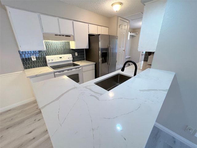 9900 Hundred Oaks CIR B, Austin, TX 78750