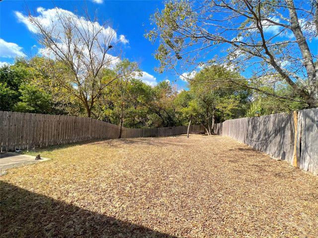 9900 Hundred Oaks CIR B, Austin, TX 78750