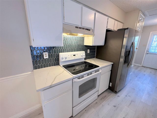 9900 Hundred Oaks CIR B, Austin, TX 78750