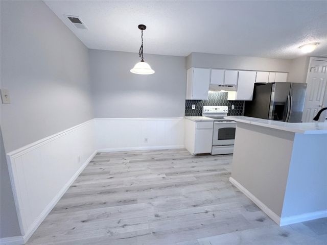 9900 Hundred Oaks CIR B, Austin, TX 78750