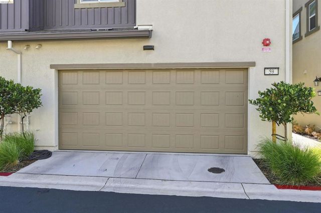 59 Autumn Ln, Pittsburg, CA 94565
