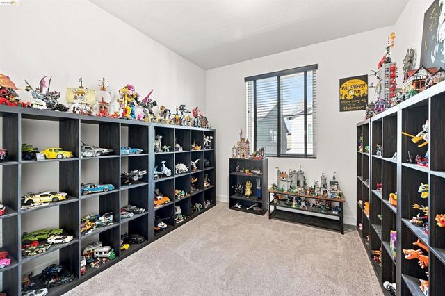59 Autumn Ln, Pittsburg, CA 94565