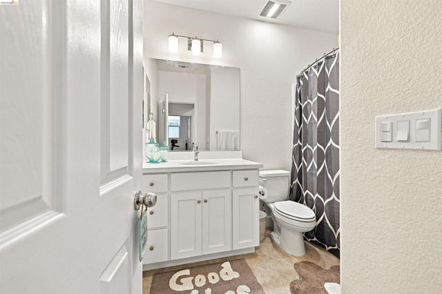 59 Autumn Ln, Pittsburg, CA 94565