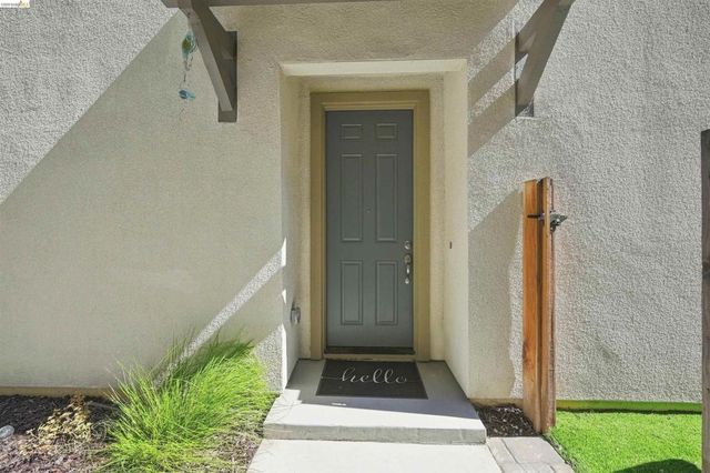 59 Autumn Ln, Pittsburg, CA 94565