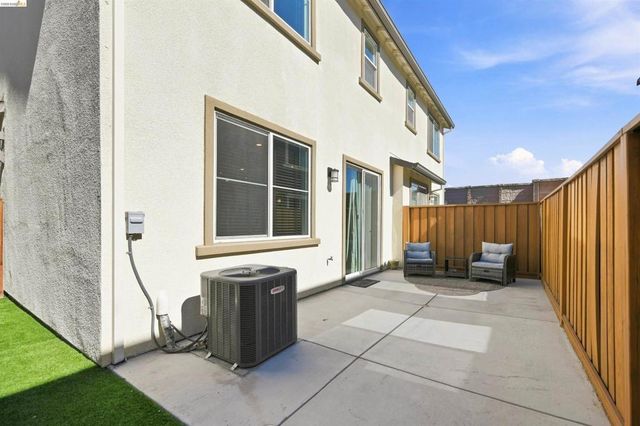 59 Autumn Ln, Pittsburg, CA 94565