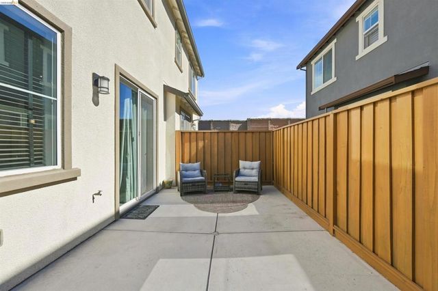 59 Autumn Ln, Pittsburg, CA 94565