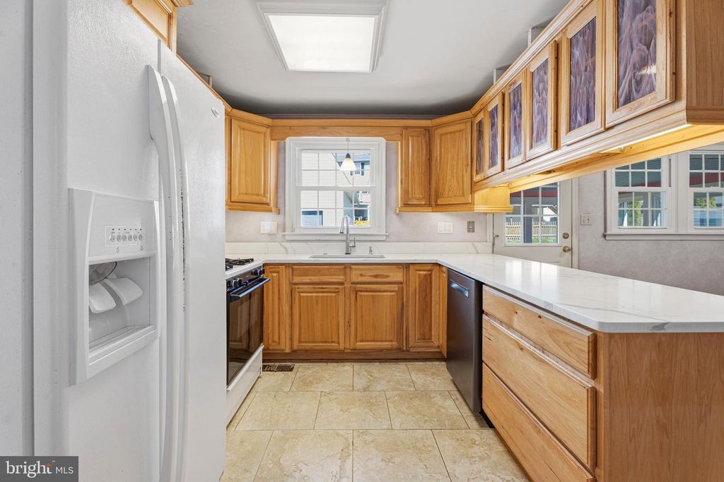 Image 11 of property listing at 2407 EASTRIDGE RD, Lutherville Timonium, MD 21093