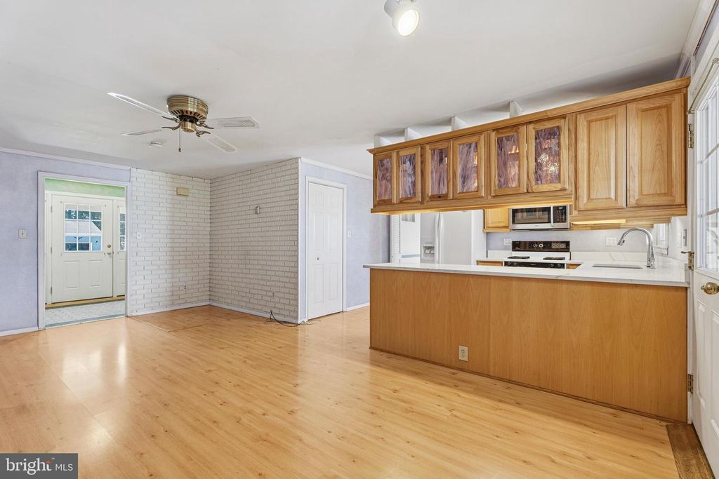 Image 12 of property listing at 2407 EASTRIDGE RD, Lutherville Timonium, MD 21093