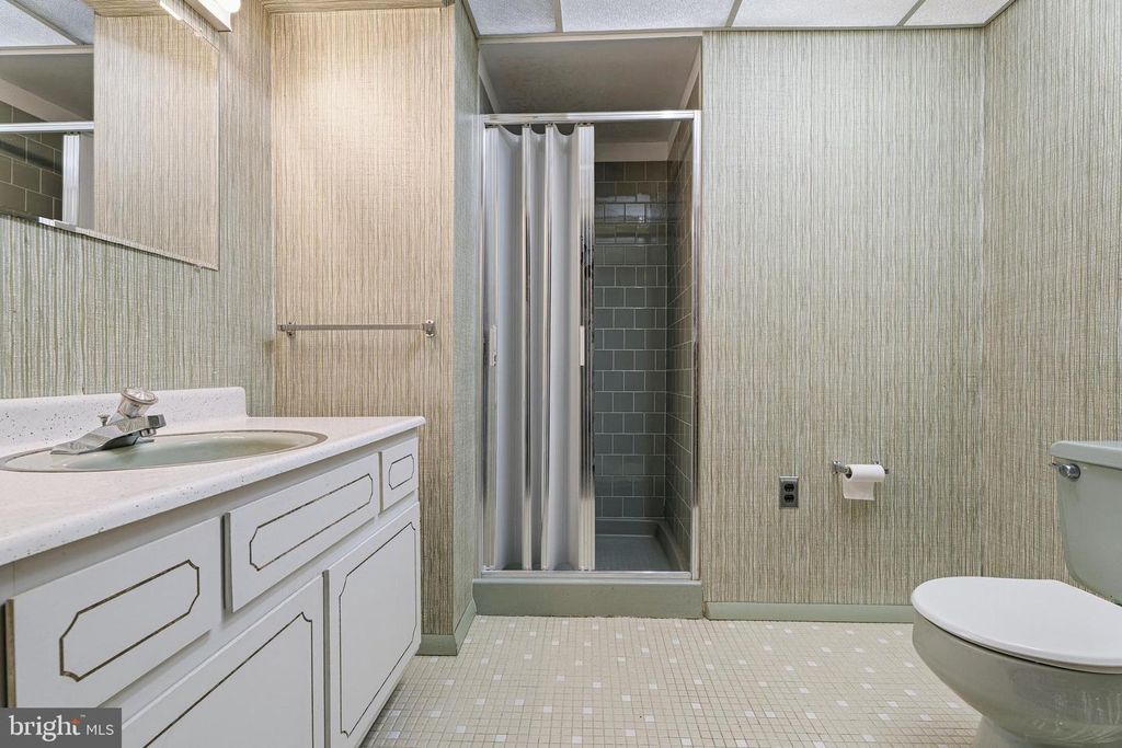 Image 31 of property listing at 2407 EASTRIDGE RD, Lutherville Timonium, MD 21093