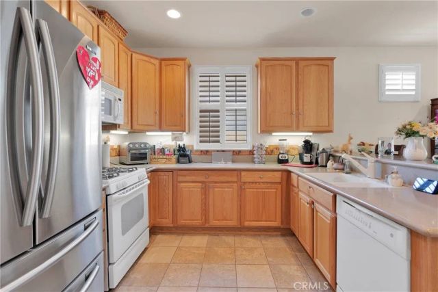 11170 Avonlea Road, Apple Valley, CA 92308