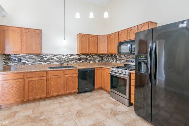 108 Meadowview Drive, Mooresville, IN 46158