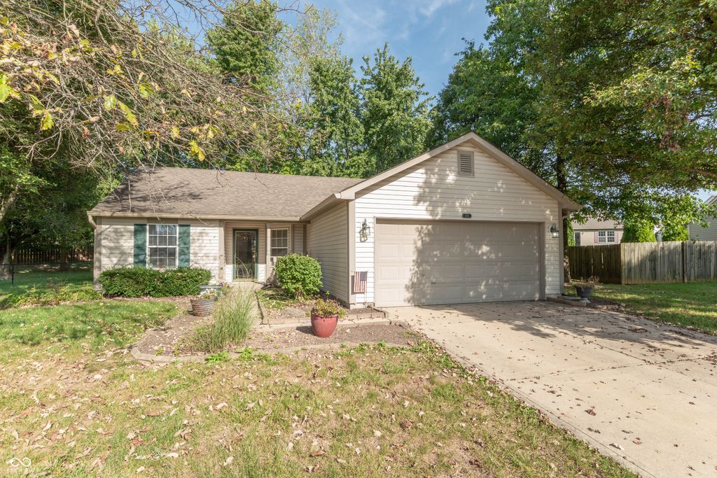 108 Meadowview Drive, Mooresville, IN 46158