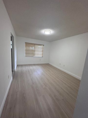 19823 NW 64th Place, Hialeah, FL 33015