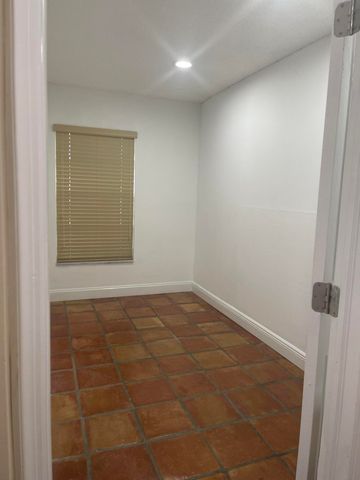 19823 NW 64th Place, Hialeah, FL 33015